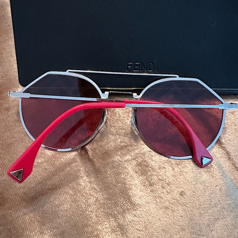Beautiful red unisex fendi sunglasses